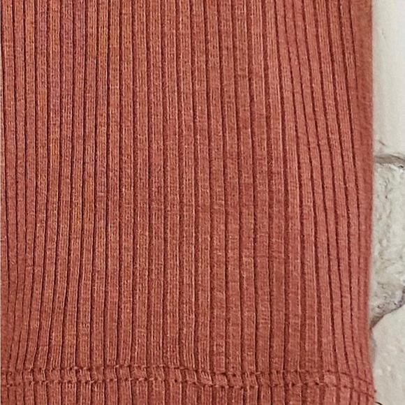 Abercrombie & Fitch Dusty Pink Balloon Sleeves - Picture 5 of 5